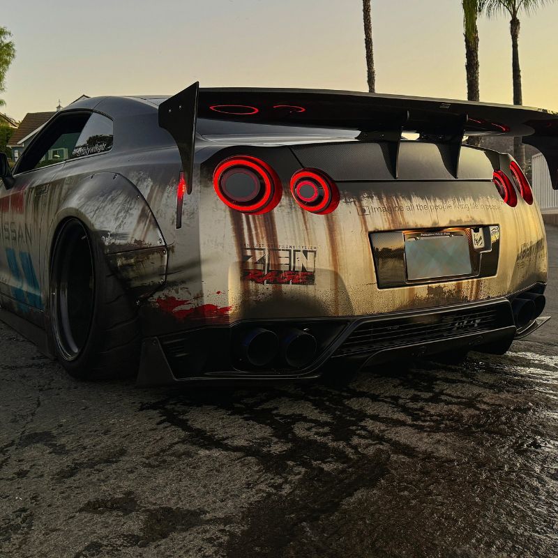 left side rear view of nissan gtr red light on